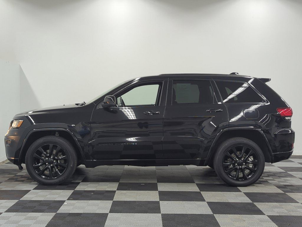 Used 2021 Jeep Grand Cherokee Laredo X AWD/4WD image 8