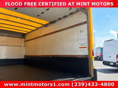 Used 2016 Ford E-350 and Econoline 350 Super Duty RWD image 21