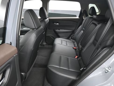 Certified 2023 Nissan Rogue SL FWD image 11