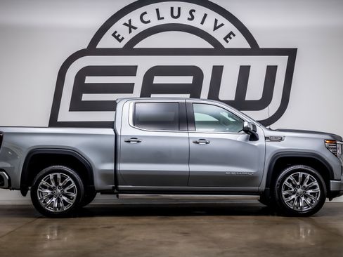 Used 2025 GMC Sierra 1500 Denali w/ Denali Reserve Package AWD/4WD image 8