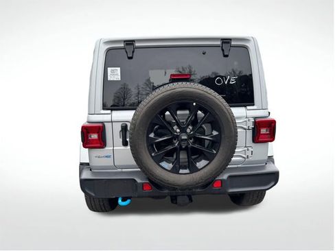 Used 2023 Jeep Wrangler Unlimited Sahara w/ Cold Weather Group image 8