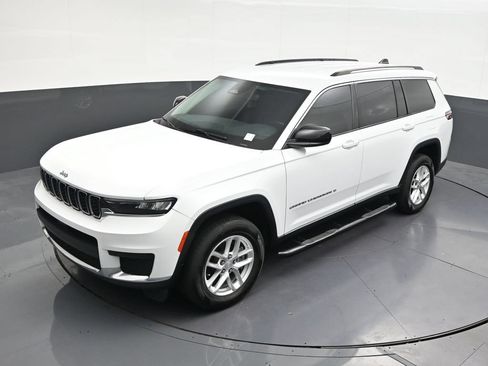 Used 2022 Jeep Grand Cherokee L Laredo w/ Luxury Tech Group I RWD image 17