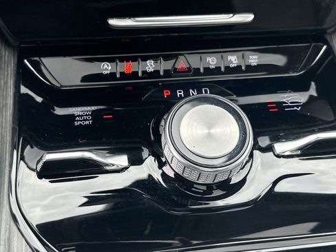 Used 2024 Jeep Wagoneer Series III w/ Premium Group I image 32