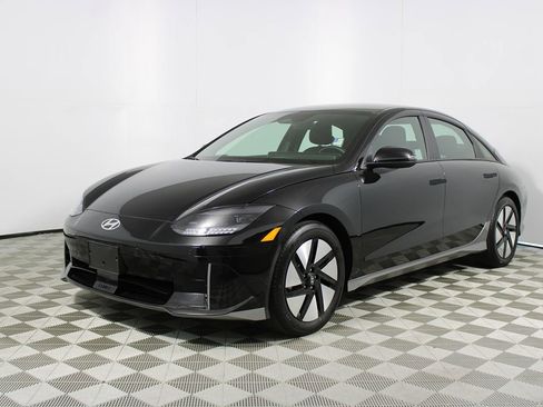 Used 2024 Hyundai Ioniq 6 SE image 3