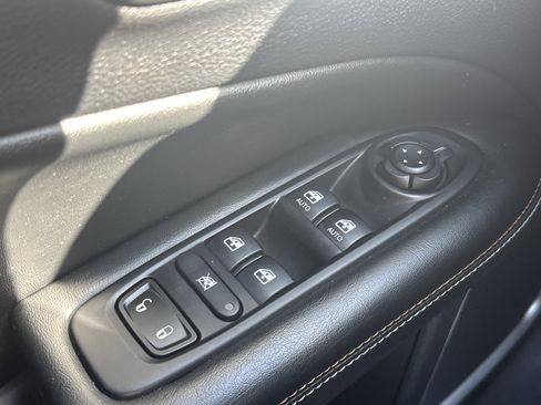 Used 2020 Jeep Compass Latitude image 27