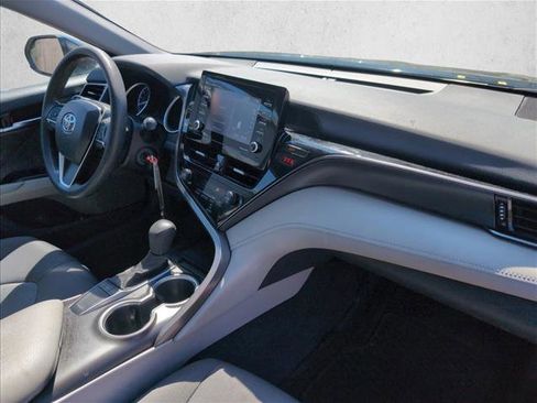 Used 2022 Toyota Camry LE image 23