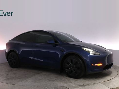 Used 2024 Tesla Model Y Long Range AWD/4WD image 14