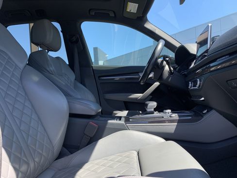 Used 2019 Audi SQ5 Premium Plus w/ Premium Plus Package AWD/4WD image 35
