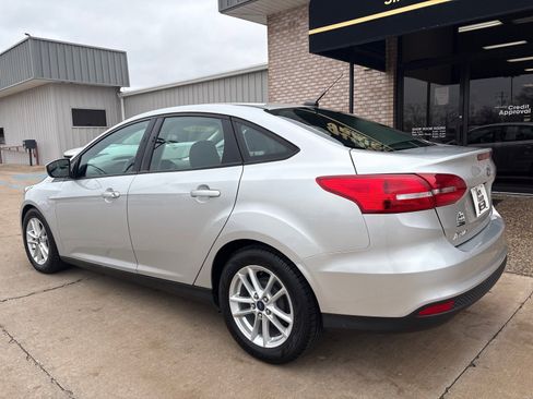 Used 2016 Ford Focus SE image 10