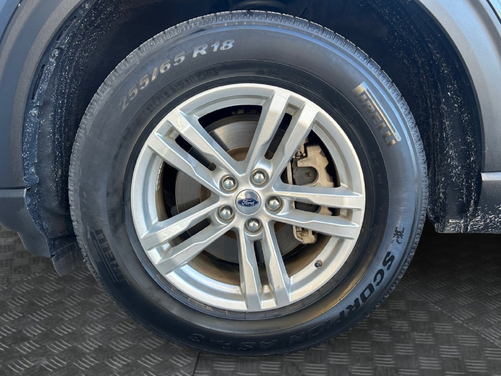 Used 2023 Ford Explorer XLT RWD image 23