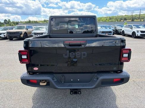 New 2026 Jeep Gladiator Sport AWD/4WD image 4