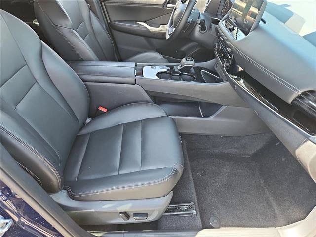 Used 2026 Nissan Rogue SL FWD image 27