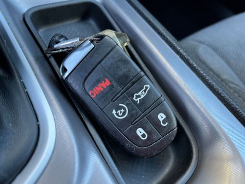 Used 2022 Dodge Charger SXT image 22