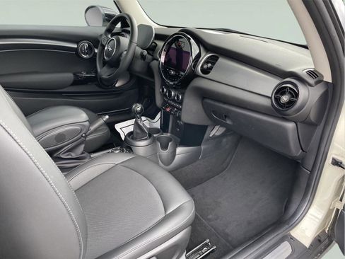 Used 2023 MINI Cooper 2-Door Hardtop image 16