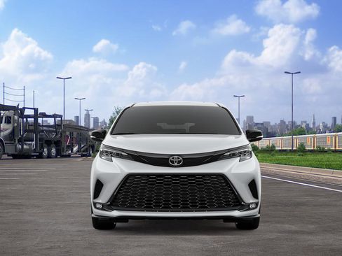 New 2026 Toyota Sienna XSE image 2