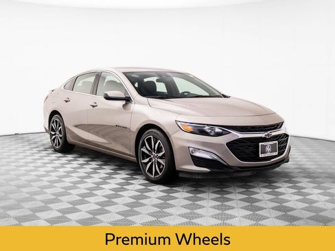 Used 2025 Chevrolet Malibu RS w/ LPO, Floor Liner Package image 7