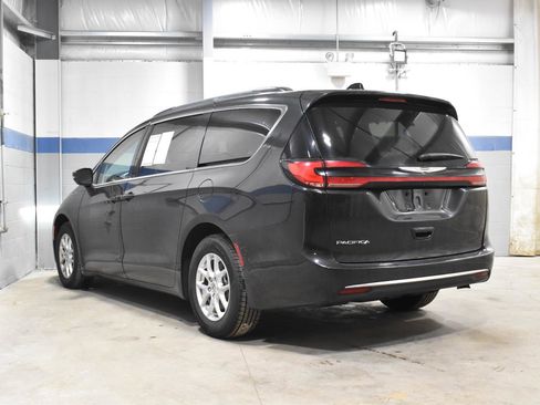 Used 2022 Chrysler Pacifica Touring-L FWD image 25