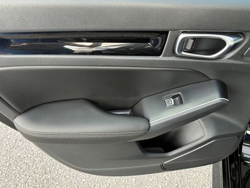 Used 2025 Honda Civic Sport image 14