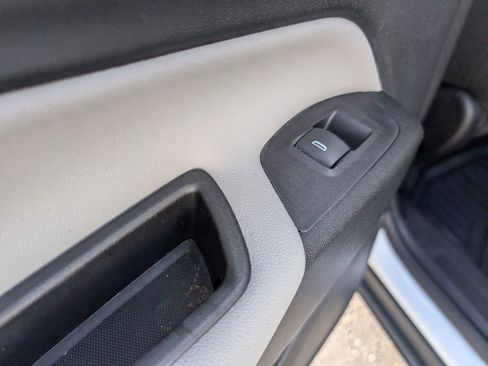 Used 2019 Chevrolet Equinox LT image 11