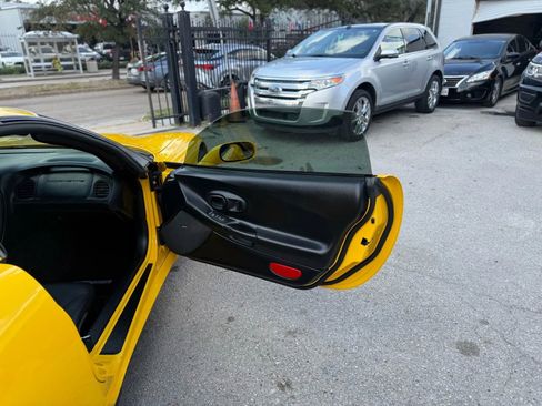 Used 2002 Chevrolet Corvette Z06 w/ Memory Pkg image 11