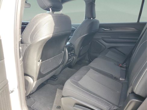 Certified 2025 Jeep Grand Cherokee L Laredo w/ Luxury Tech Group I image 5