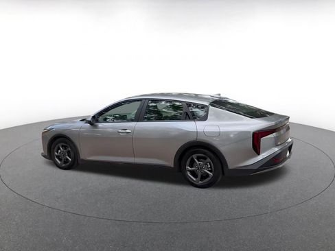 Used 2025 Kia K4 FWD image 10