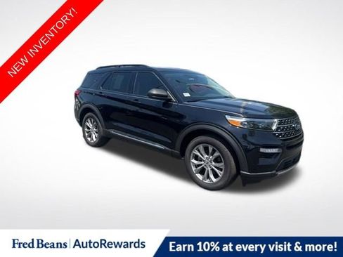 Certified 2021 Ford Explorer XLT w/ Equipment Group 202A AWD/4WD image 1