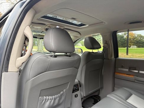 Used 2008 Chrysler Aspen Limited image 26