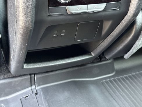 New 2026 Chevrolet Traverse LT w/ Sun and Wheel Package FWD image 16