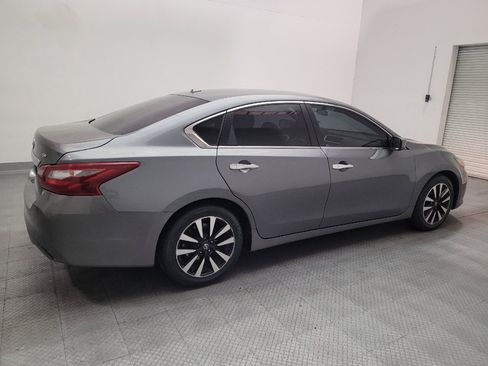 Used 2018 Nissan Altima 2.5 SV FWD image 10