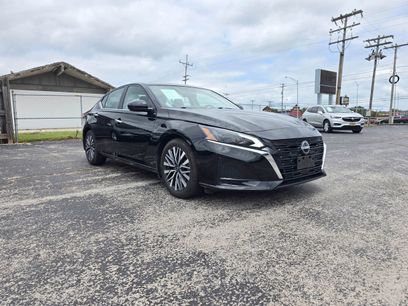 Used 2023 Nissan Altima 2.5 SV w/ SV Premium Package