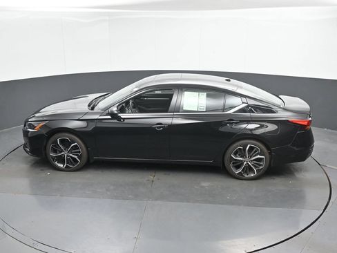 Used 2025 Nissan Altima 2.5 SR w/ SR Premium Package FWD image 37