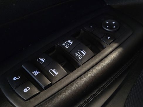 Used 2020 Jeep Grand Cherokee Altitude RWD image 27