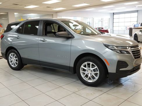 Used 2023 Chevrolet Equinox LS w/ LS Convenience Package FWD image 14