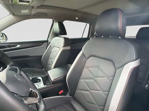 Used 2024 Volkswagen Atlas Peak Edition SEL AWD/4WD image 22