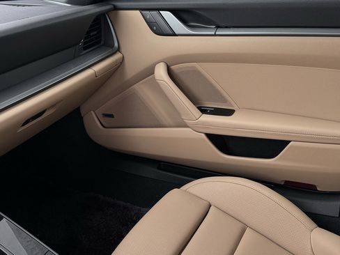 Certified 2022 Porsche 911 Carrera S image 32