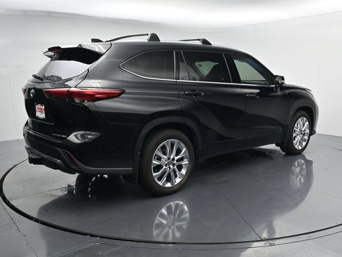 Used 2022 Toyota Highlander Limited AWD/4WD image 8
