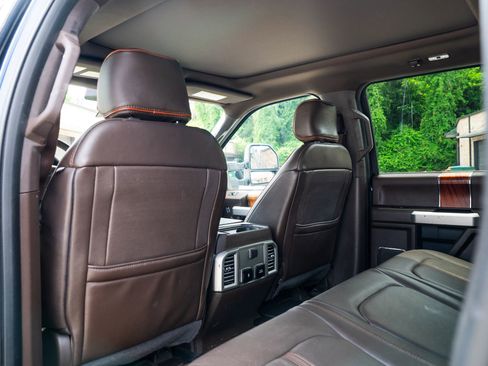 Used 2017 Ford F350 King Ranch w/ King Ranch Ultimate Package AWD/4WD image 33