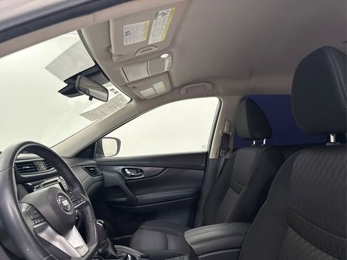 Used 2019 Nissan Rogue SV image 33