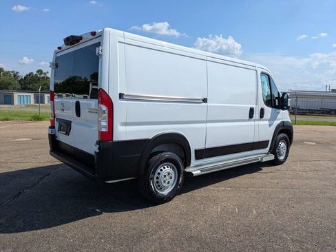 Used 2025 RAM ProMaster 2500 w/ U-Haul Equipment Group FWD image 4