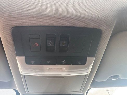 Used 2024 Nissan Rogue SV w/ SV Premium Package AWD/4WD image 19