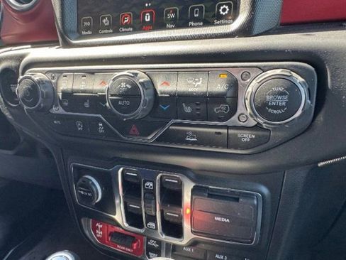 Used 2021 Jeep Wrangler Unlimited Rubicon AWD/4WD image 31