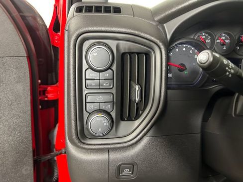 Used 2023 Chevrolet Silverado 1500 Custom AWD/4WD image 19