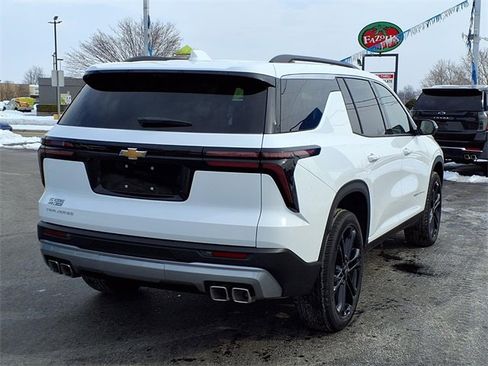 New 2026 Chevrolet Traverse LT w/ Driver Confidence Package image 3
