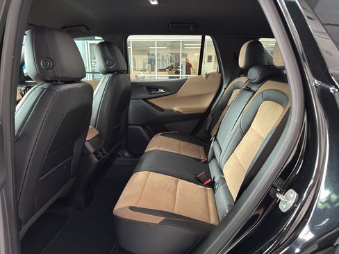 New 2025 Chevrolet Equinox ACTIV w/ Safety and Technology Package image 6