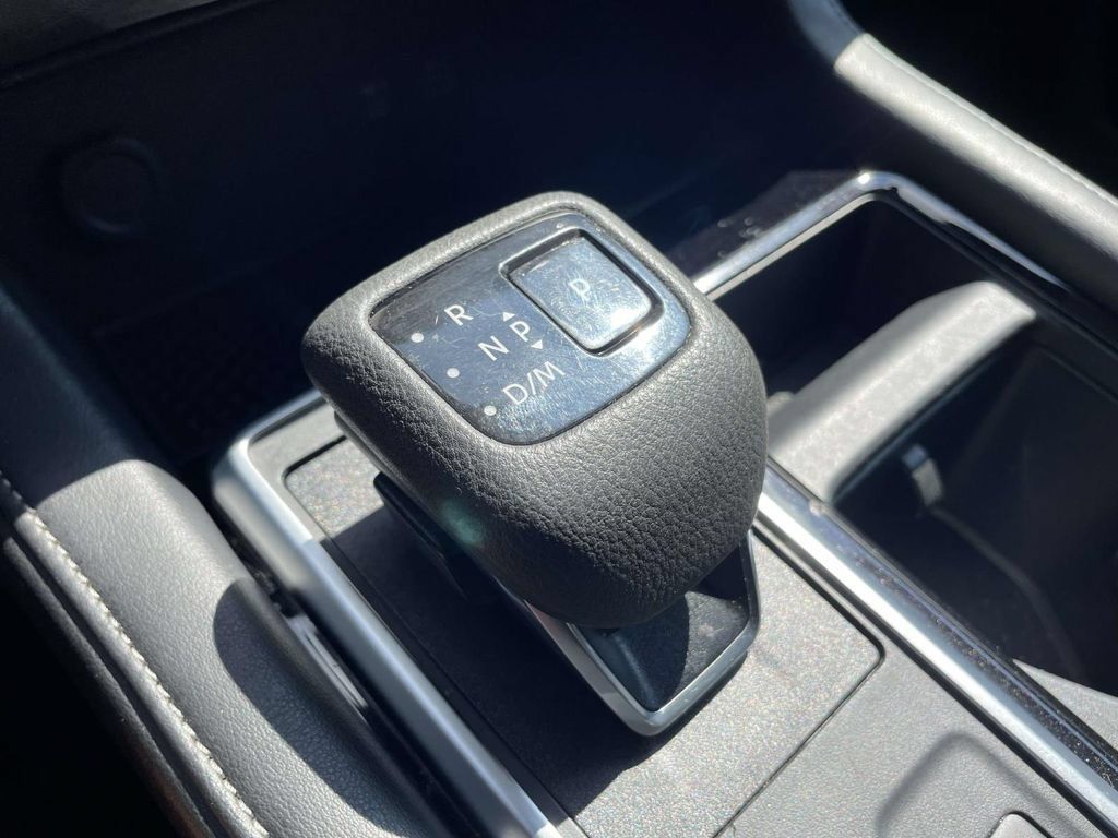 Used 2025 Nissan Pathfinder SV FWD image 26