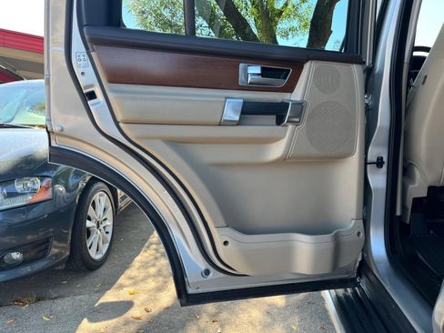 Used 2016 Land Rover LR4 HSE LUX image 27
