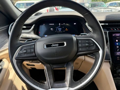 Used 2023 Jeep Grand Cherokee Limited AWD/4WD image 24
