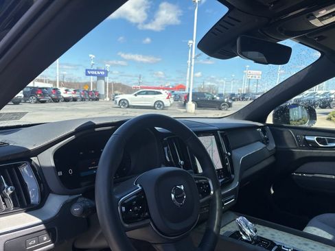Used 2024 Volvo XC60 T8 Ultimate w/ Protection Package Premier image 17