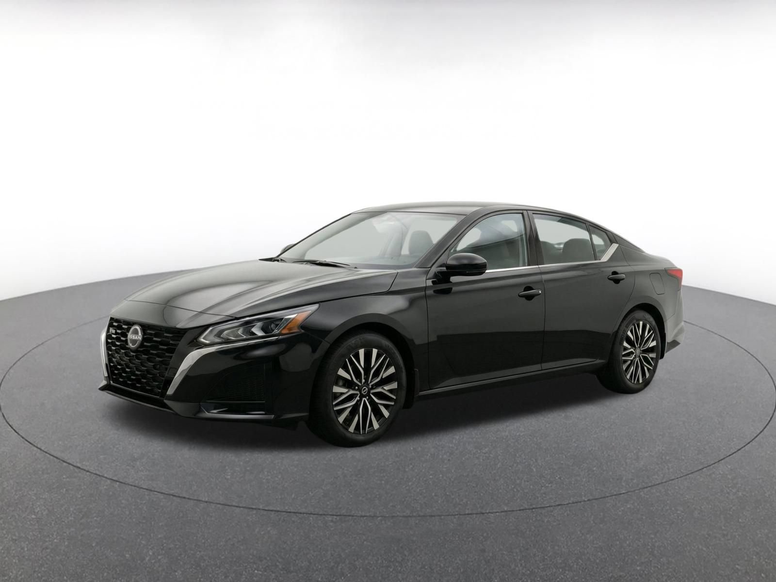 Used 2026 Nissan Altima 2.5 SV FWD image 3